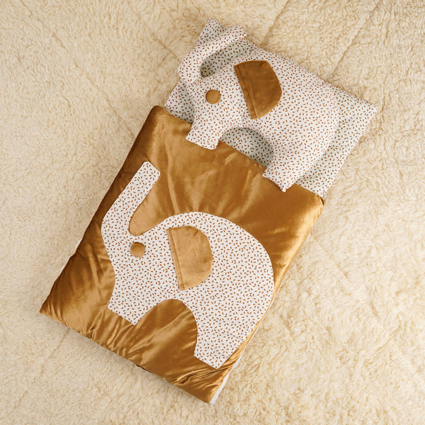 BLOOM BABY CARRY NEST ELEPHNAT GOLDEN